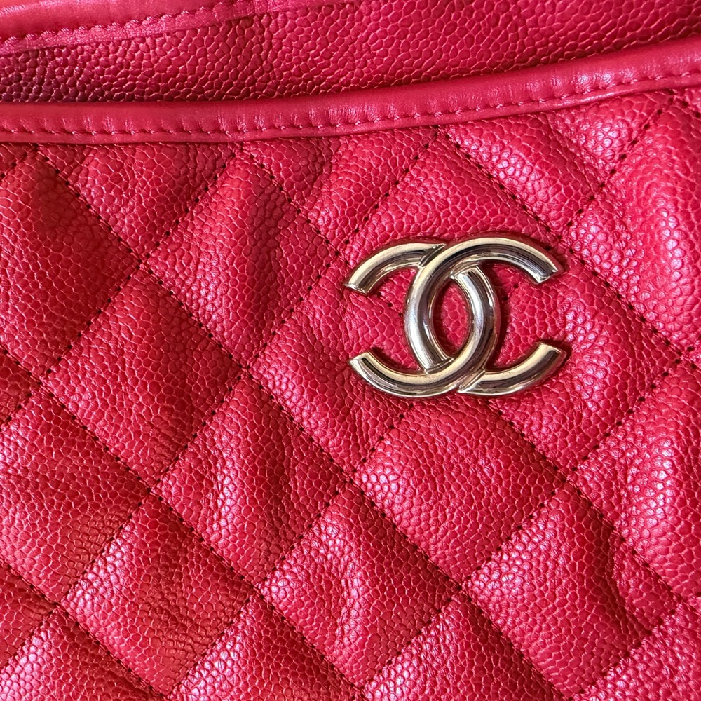 🌟Chanel🌟 Red Quilted Leather Shoulder Bag with Chain - Picture 2 of 9